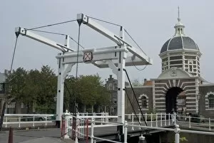 Images Dated 16th April 2009: West Gate and Bridge, Leiden, Netherlands, Europe