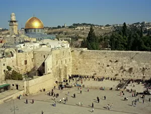 Images Dated 8th April 2008: Western or Wailing Wall, sacred site of Judaism, with the gold Dome of the Rock