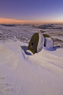 Images Dated 6th February 2009: Wheelstones in the snow at sunset on Stanage Edge, Peak District National Park
