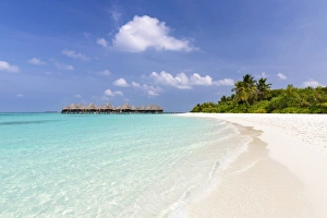 Sun Lounger Prints: White sand beach, clear sea and over-water villas, Coco Palm resort, Dhuni Kolhu