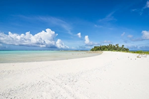 Wallis Prints: White sand beach on a little island in the lagoon of Wallis, Wallis and Futuna, Pacific