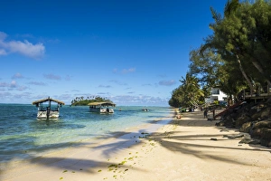 White sand beach and turquoise waters, Muri beach, Rarotonga and the Cook Islands