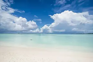 White sand and turquoise water in the beautiful lagoon of Funafuti, Tuvalu, South Pacific