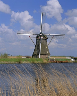 Kinderdijk Prints: Windmill on the canal