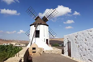 Wind Power Prints: Windmill museum (Centro de Interpretacion de los Molinos)