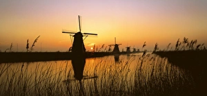 Images Dated 23rd September 2009: Windmills, Kinderdijk, UNESCO World Heritage Site, Netherlands, Europe