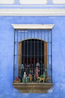Images Dated 27th February 2008: Window detail, Antigua City, Guatemala, Central America