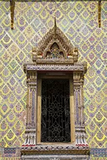 Images Dated 22nd December 2007: Window at Wat Arun (Temple of the Dawn), Bangkok, Thailand, Southeast Asia, Asia