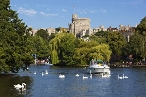 Windsor Castle and River Thames, Windsor, Berkshire, England, United Kingdom, Europe