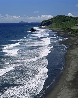 Windward Islands Prints: Windward coast at Argyle Beach, St
