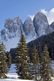 Images Dated 7th March 2009: Winter landscape, Le Odle Group with Geisler Spitzen, 3060m, Val di Funes