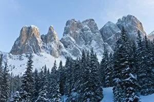 Images Dated 7th March 2009: Winter landscape, Le Odle Group with Geisler Spitzen, 3060m, Val di Funes
