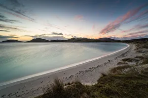 Curved Prints: Winter sunrise at Bagh Bhatarsaigh (Vatersay Bay), Vatersay, the most southerly inhabited
