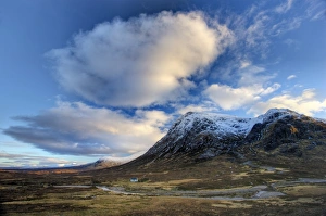 Images Dated 10th February 2010: Winter view of Rannoch Moor showing lone whitewashed cottage on the bank of a river