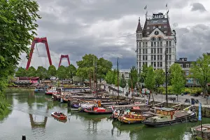 Rotterdam Prints: Witte Huis and Willemsbrug bridge over Oudehaven in Rotterdam with boats and greenery
