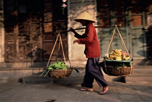 Balance Prints: Woman carrying fruit and vegetables
