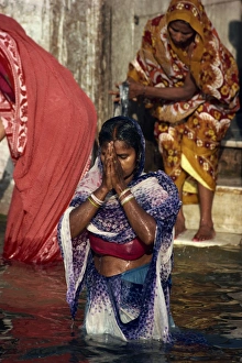 Sari Prints: Woman praying