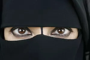 Images Dated 21st September 2009: Woman wearing Islamic veil
