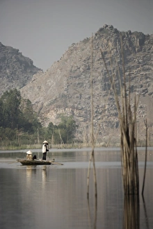 Images Dated 10th April 2007: Women fishing in river, Vietnam, Indochina, Southeast Asia, Asia