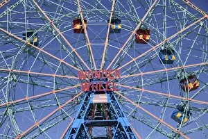 Images Dated 28th August 2010: Wonder Wheel, Coney Island, Brooklyn, New York City, United States of America