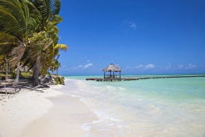 Wooden red jetty, Playa El Paso, Cayo Guillermo, Jardines del Rey, Ciego de Avila Province