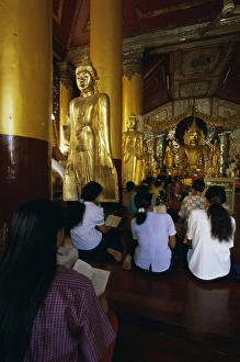 Burma Prints: Worshippers in the pavilion where hti was placed, Shwedagon Paya (Shwe Dagon Pagoda)
