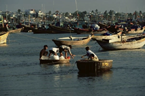 Mui Ne Prints: Woven skiffs