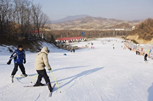 Images Dated 3rd February 2008: Yabuli ski resort, Heilongjiang Province, Northeast China, China, Asia
