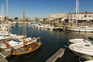 Images Dated 14th August 2009: Yachts moored at the Quai de Bernonville in this north coast town, Saint Martin de Re