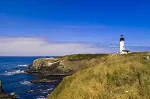 Images Dated 5th August 2007: Yaquina Head Lighthouse, Oregon, United States of America, North America