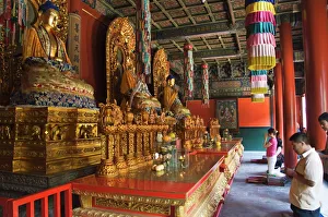 Images Dated 10th January 2000: Yonghe Gong Tibetan Buddhist Lama Temple, Beijing, China, Asia