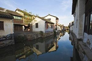Images Dated 17th November 2008: Zhouzhuang, Jiangsu, China