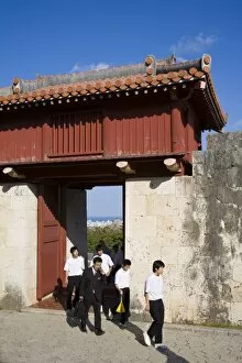 Images Dated 10th December 2007: Zuisen Gate at Shurijo Castle, UNESCO World Heritage Site, Naha City, Okinawa Island